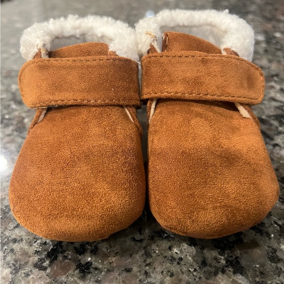NEW Baby 3 Months Chestnut Winter Cozy Boot Booties Crib Shoe - Picture 2 of 7